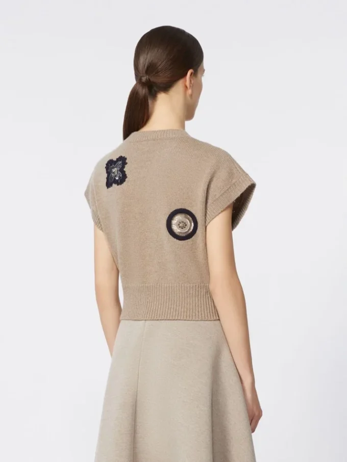 Pull court en laine et cachemire, couleur sable Pull court en laine et cachemire, couleur sable