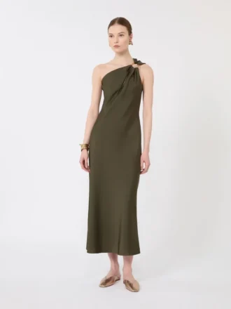 Robe asymétrique en satin brillant, vert mousse