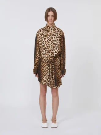 Robe chemise en sergé de soie à croisillons, couleur camel
