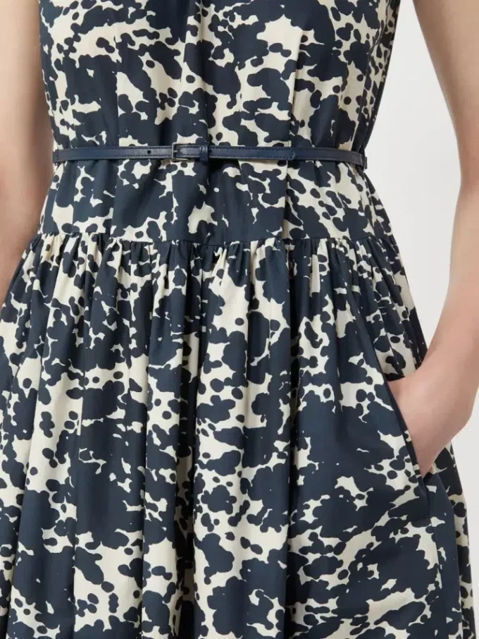 Robe en coton imprimé avec ceinture, bleu outremer Robe en coton imprimé avec ceinture, bleu outremer
