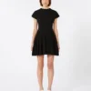 Robe en maille, ajustée à la taille, noire Robe en maille, ajustée à la taille, noire