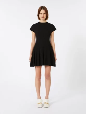 Robe en maille, ajustée à la taille, noire