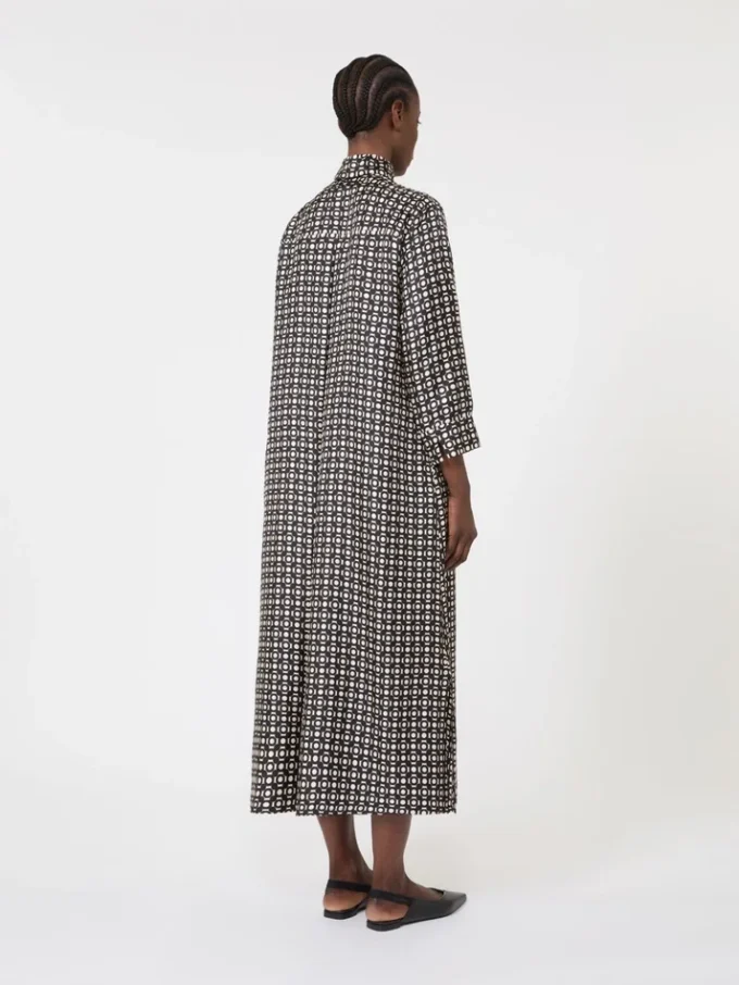 Robe en soie imprimée, noire Robe en soie imprimée, noire