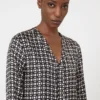 Robe en soie imprimée, noire Robe en soie imprimée, noire