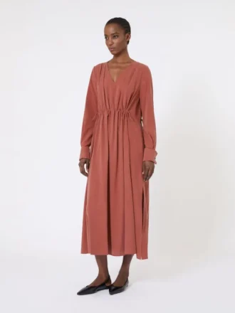 Robe en toile de soie délavée, couleur terre cuite