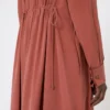 Robe en toile de soie délavée, couleur terre cuite Robe en toile de soie délavée, couleur terre cuite