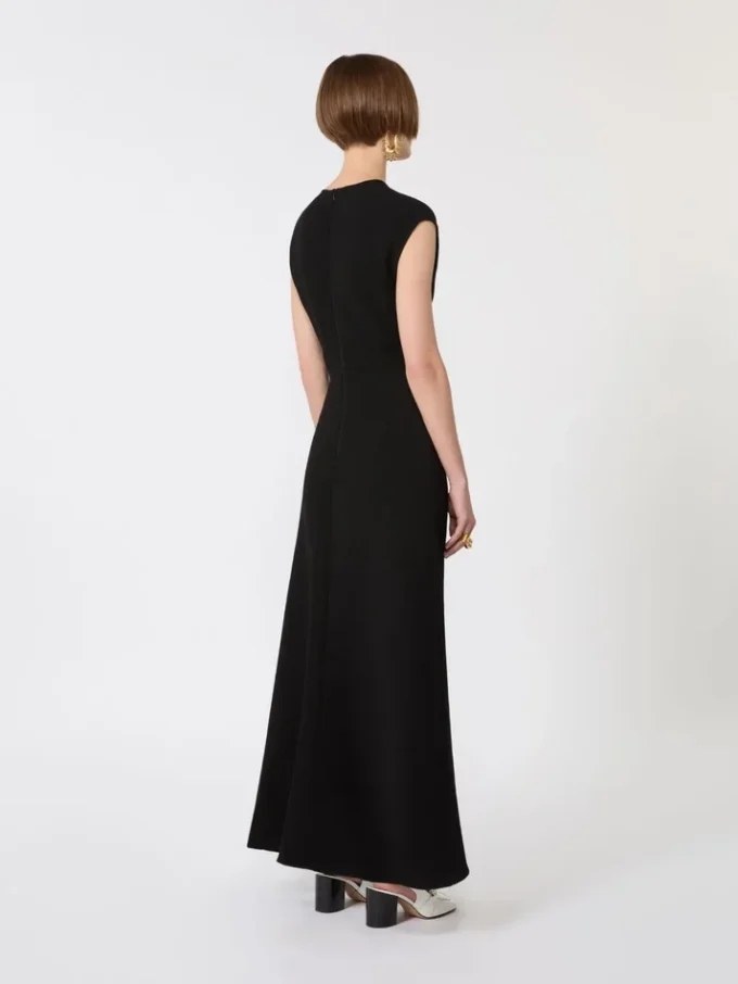 Robe longue à col en V en canneta, noire