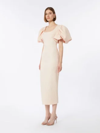 Robe longue en jacquard cloqué, couleur poudre