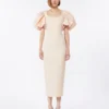Robe longue en jacquard cloqué, couleur poudre Robe longue en jacquard cloqué, couleur poudre