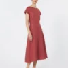 Robe midi en toile de lin, couleur cerise Robe midi en toile de lin, couleur cerise