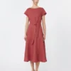 Robe midi en toile de lin, couleur cerise Robe midi en toile de lin, couleur cerise