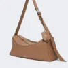 Sac à bandoulière en cuir de taille moyenne, marron Sac à bandoulière en cuir de taille moyenne, marron