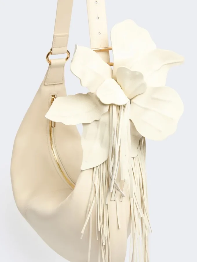 Sac hobo en cuir nappa, couleur vanille Sac hobo en cuir nappa, couleur vanille