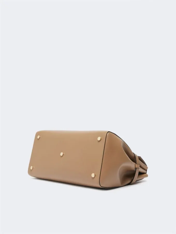 Sac à main en cuir naturel, couleur boue Sac à main en cuir naturel, couleur boue