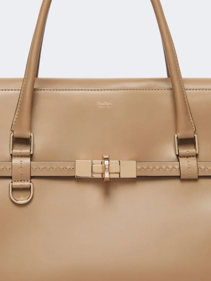 Sac à main en cuir naturel, couleur boue Sac à main en cuir naturel, couleur boue
