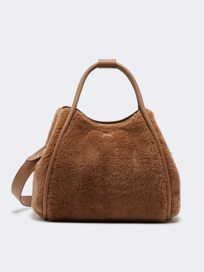 Sac marin moyen en tissu teddy, couleur camel Sac marin moyen en tissu teddy, couleur camel