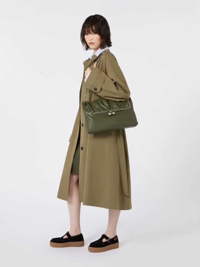 Sac Pasticcino enveloppe en cuir nappa brillant, vert foncé