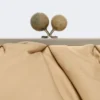 Sac Pasticcino extra-large rembourré en gabardine technique, beige Sac Pasticcino extra-large rembourré en gabardine technique, beige