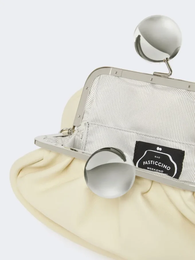 Sac Pasticcino moyen en cuir nappa brillant, ivoire Sac Pasticcino moyen en cuir nappa brillant, ivoire