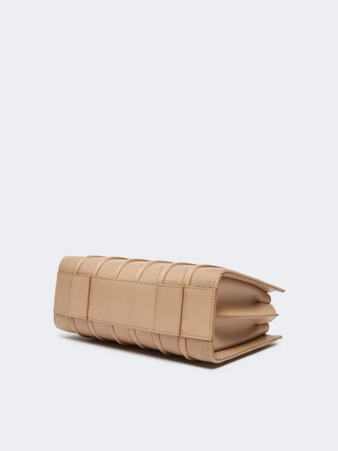 Sac Whitney 6 de Max Mara – moyen, marron noisette Sac Whitney 6 de Max Mara – moyen, marron noisette