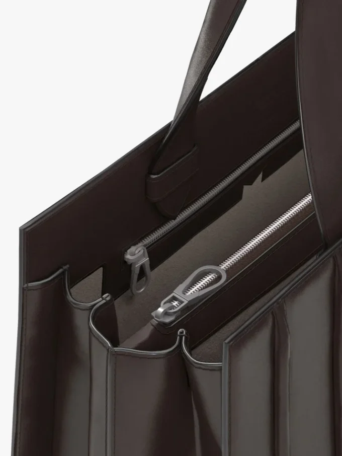 Sac Whitney de Max Mara 7 – grand format, marron foncé Sac Whitney de Max Mara 7 – grand format, marron foncé