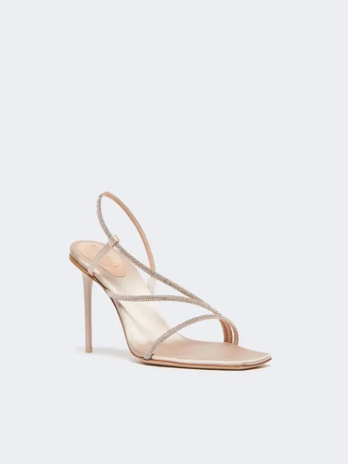 Sandales en satin et cristaux, couleur nude