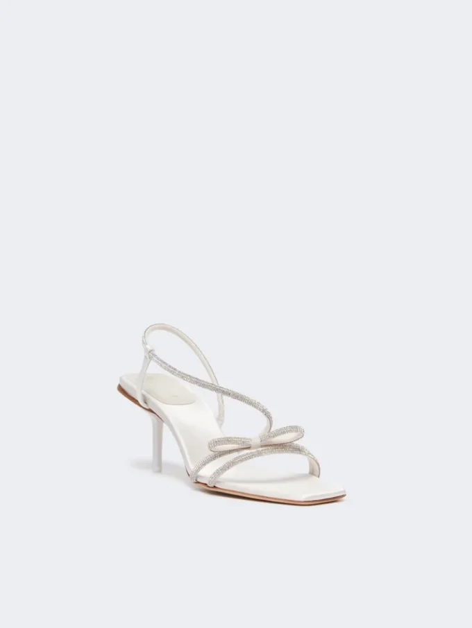 Sandales en satin et strass, ivoire