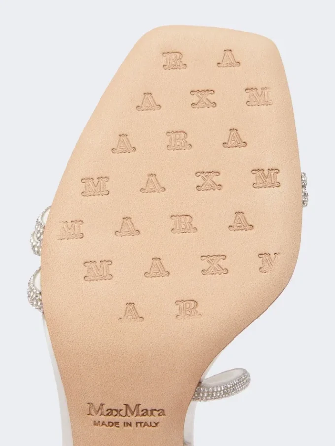 Sandales en satin et strass, ivoire