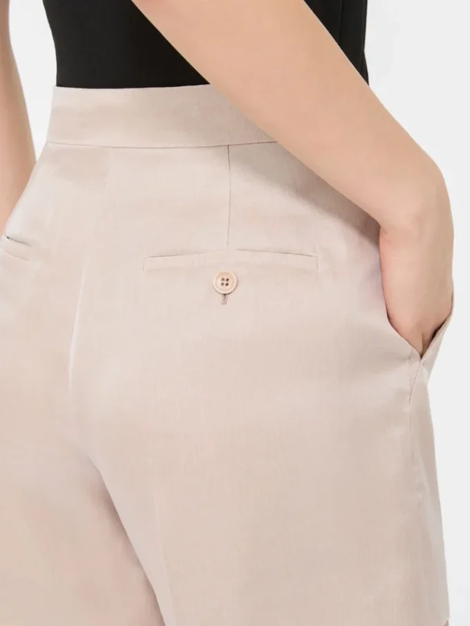 Short en toile de lin, couleur camel Short en toile de lin, couleur camel