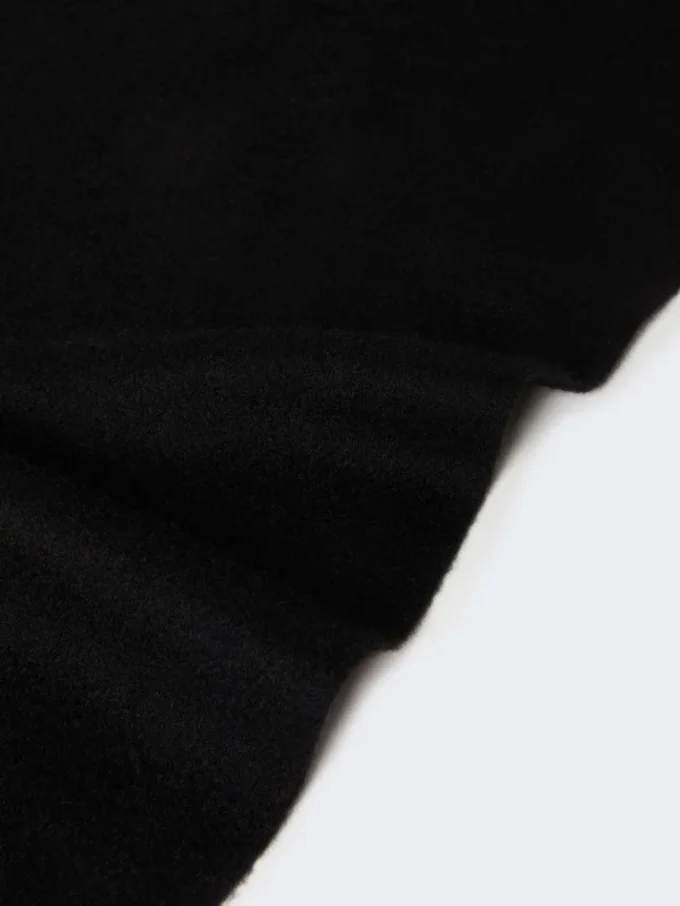 Étole en cachemire brodée d’un monogramme, noire Étole en cachemire brodée d’un monogramme, noire