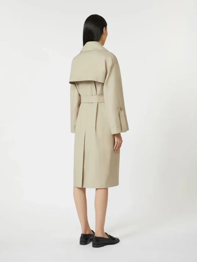 Trench-coat en sergé déperlant avec ceinture, couleur sable Trench-coat en sergé déperlant avec ceinture, couleur sable