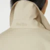 Trench-coat en sergé déperlant avec ceinture, couleur sable Trench-coat en sergé déperlant avec ceinture, couleur sable