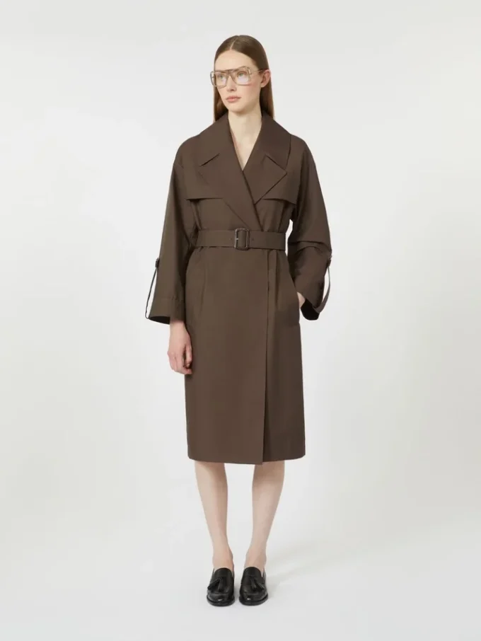 Trench-coat en sergé déperlant à ceinture, couleur chocolat Trench-coat en sergé déperlant à ceinture, couleur chocolat