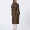 Trench-coat en sergé déperlant à ceinture, couleur chocolat Trench-coat en sergé déperlant à ceinture, couleur chocolat