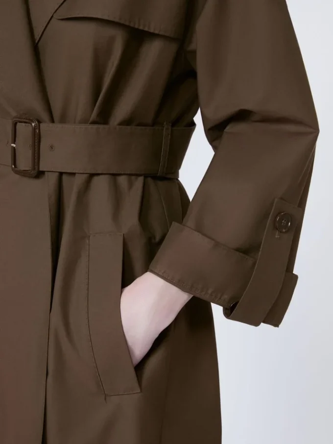 Trench-coat en sergé déperlant à ceinture, couleur chocolat Trench-coat en sergé déperlant à ceinture, couleur chocolat