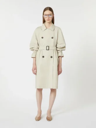 Trench-coat en sergé déperlant à double boutonnage, couleur naturelle Trench-coat en sergé déperlant à double boutonnage, couleur naturelle