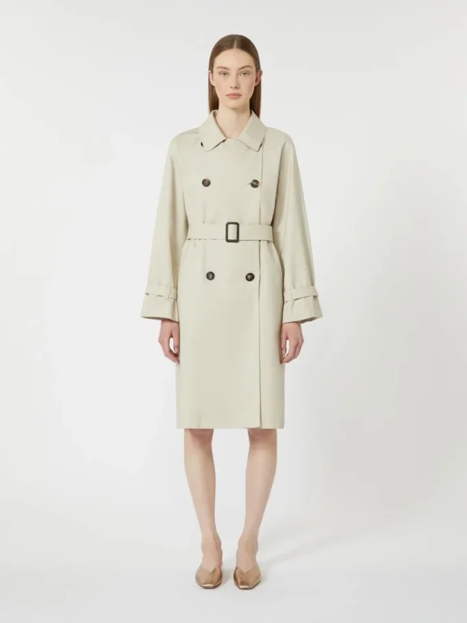 Trench-coat en sergé déperlant à double boutonnage, couleur naturelle Trench-coat en sergé déperlant à double boutonnage, couleur naturelle