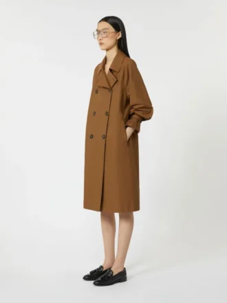 Trench-coat en sergé déperlant à double boutonnage, couleur tabac Trench-coat en sergé déperlant à double boutonnage, couleur tabac