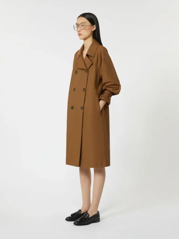 Trench-coat en sergé déperlant à double boutonnage, couleur tabac Trench-coat en sergé déperlant à double boutonnage, couleur tabac
