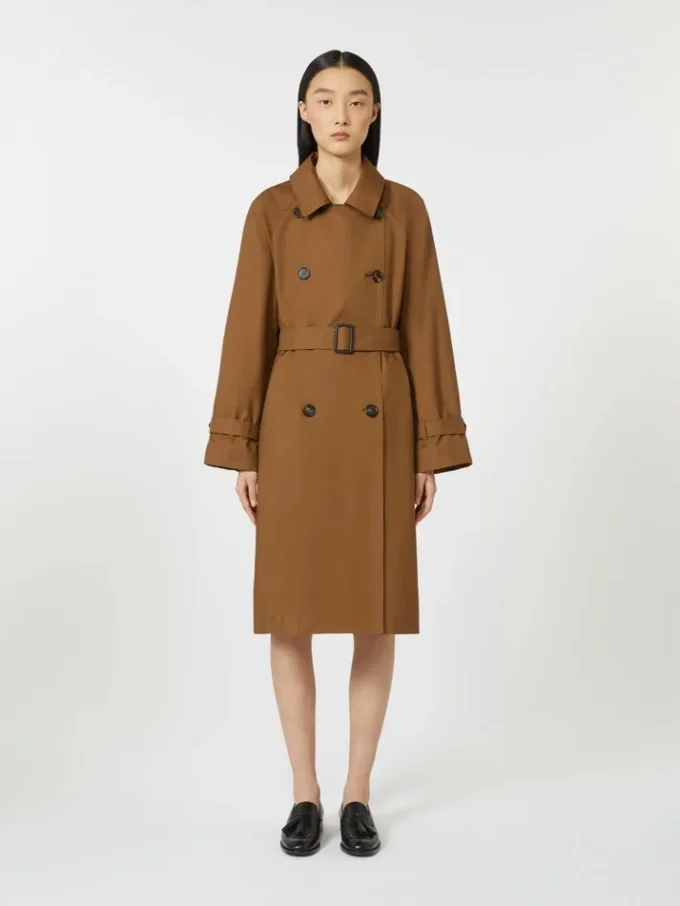 Trench-coat en sergé déperlant à double boutonnage, couleur tabac Trench-coat en sergé déperlant à double boutonnage, couleur tabac