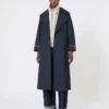 Trench-coat oversize en sergé déperlant, bleu outremer Trench-coat oversize en sergé déperlant, bleu outremer