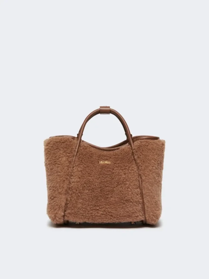 Très petit sac marine en tissu teddy, couleur camel Très petit sac marine en tissu teddy, couleur camel