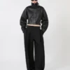Veste courte en cuir, noire Veste courte en cuir, noire