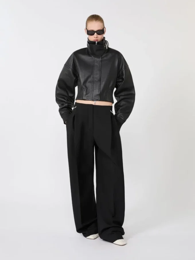 Veste courte en cuir, noire Veste courte en cuir, noire