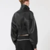 Veste courte en cuir, noire Veste courte en cuir, noire
