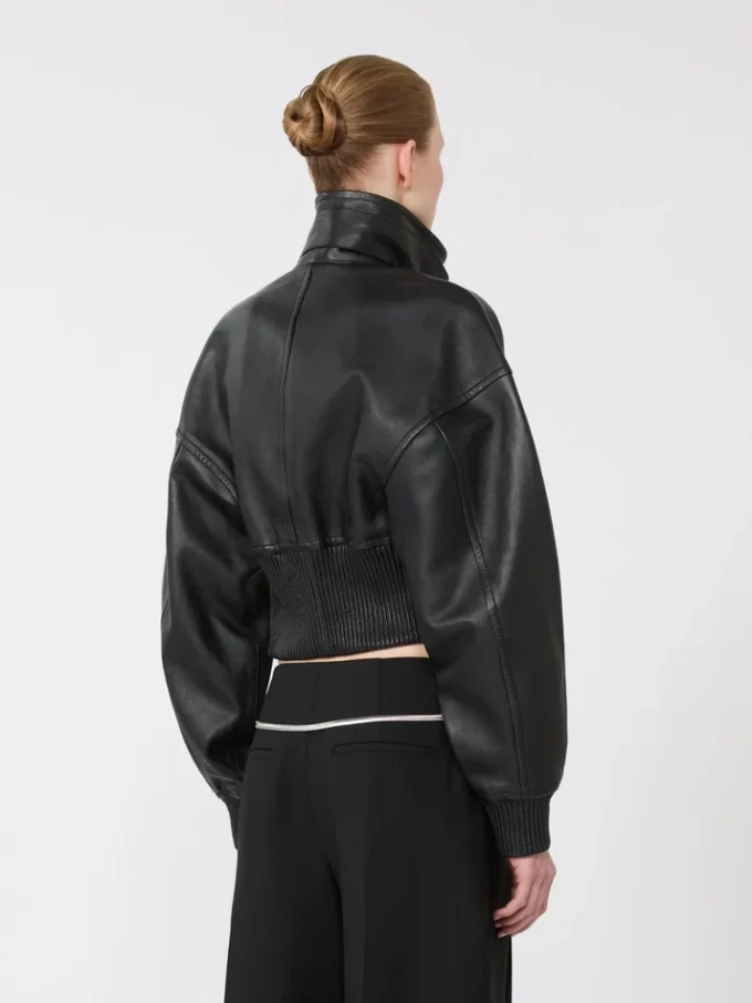 Veste courte en cuir, noire Veste courte en cuir, noire