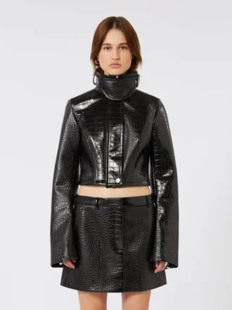 Veste courte en cuir verni à imprimé alligator, noir
