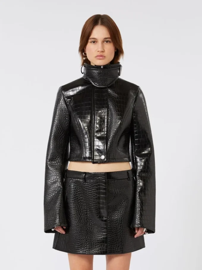 Veste courte en cuir verni à imprimé alligator, noir