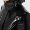 Veste courte en cuir verni à imprimé alligator, noir