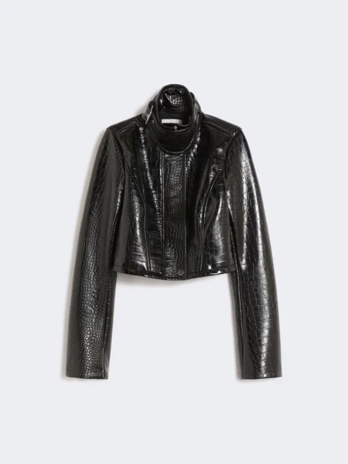 Veste courte en cuir verni à imprimé alligator, noir